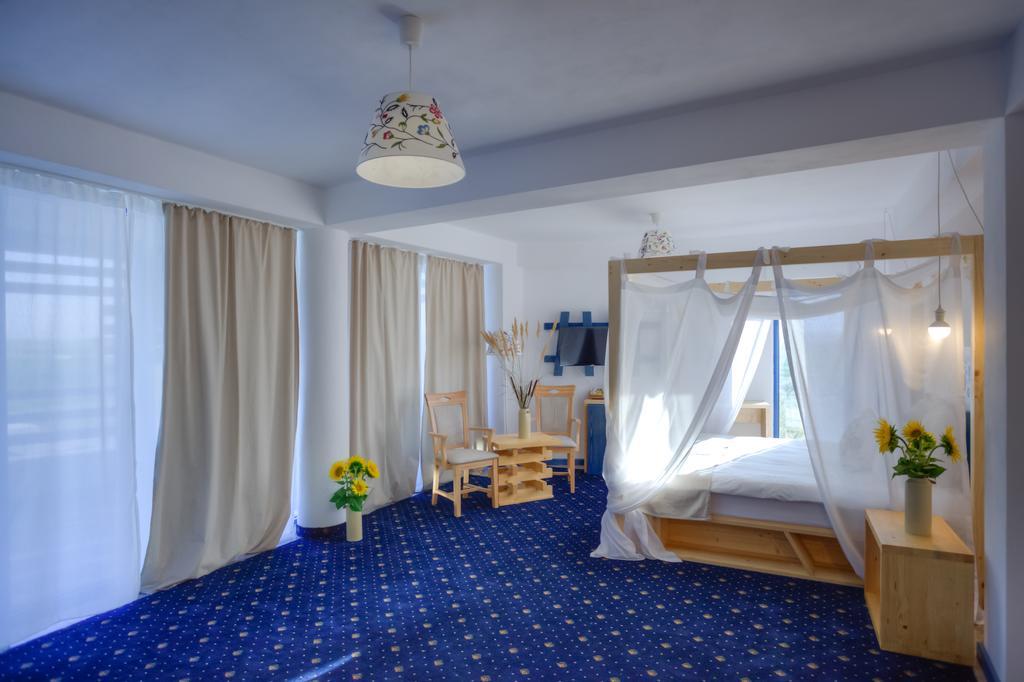 Peninsula 4*